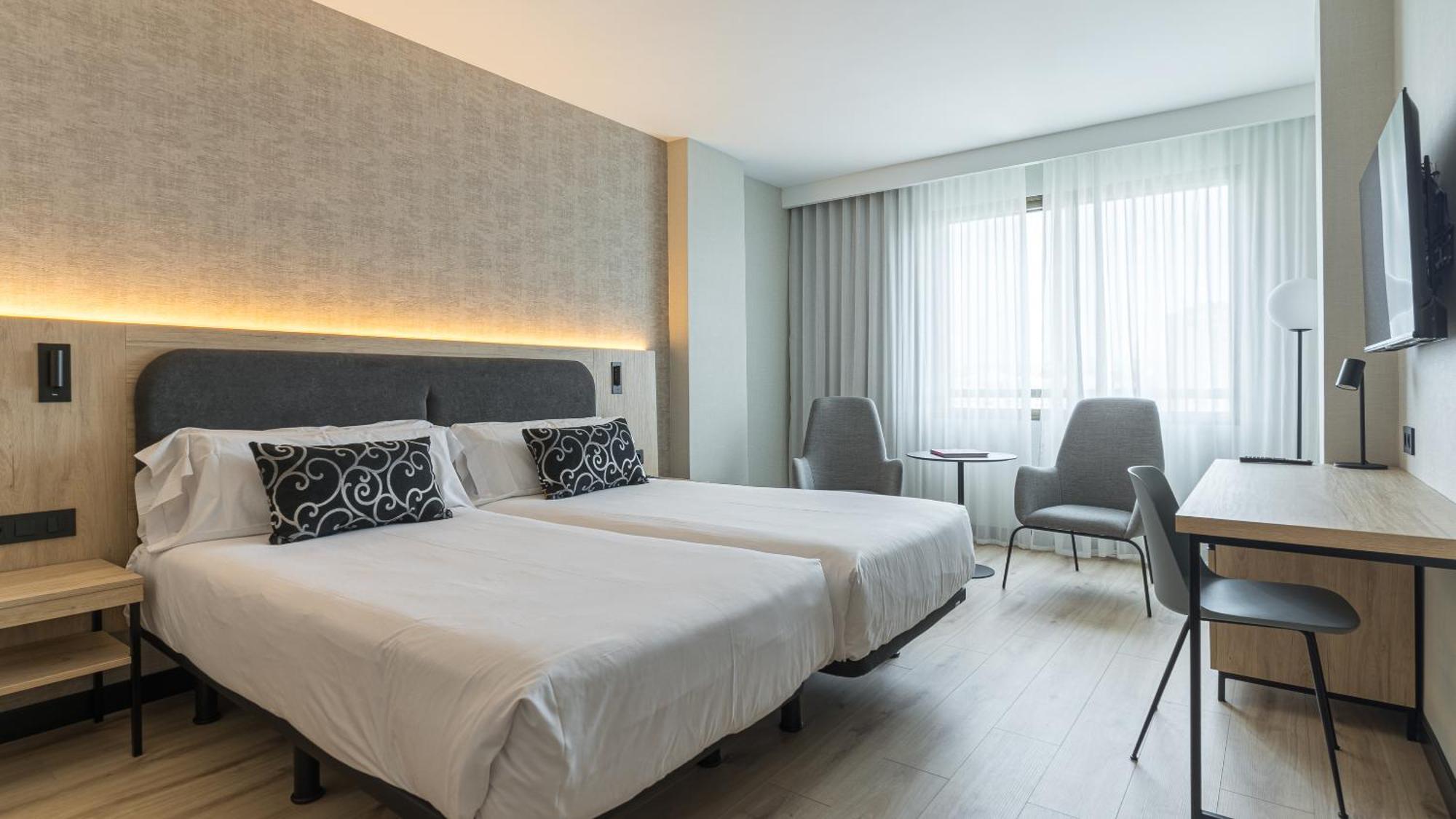 Hotel Blanca De Navarra Pamplona Exteriör bild