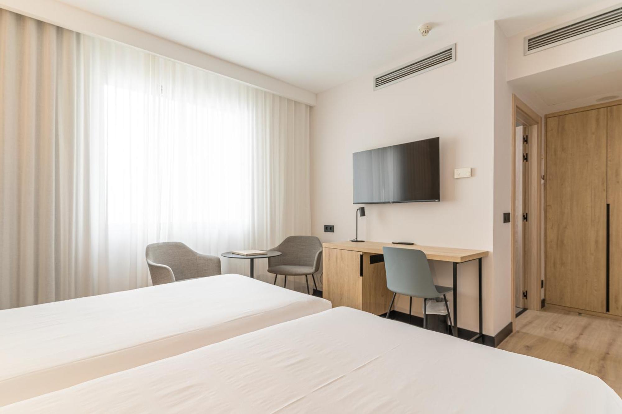 Hotel Blanca De Navarra Pamplona Exteriör bild