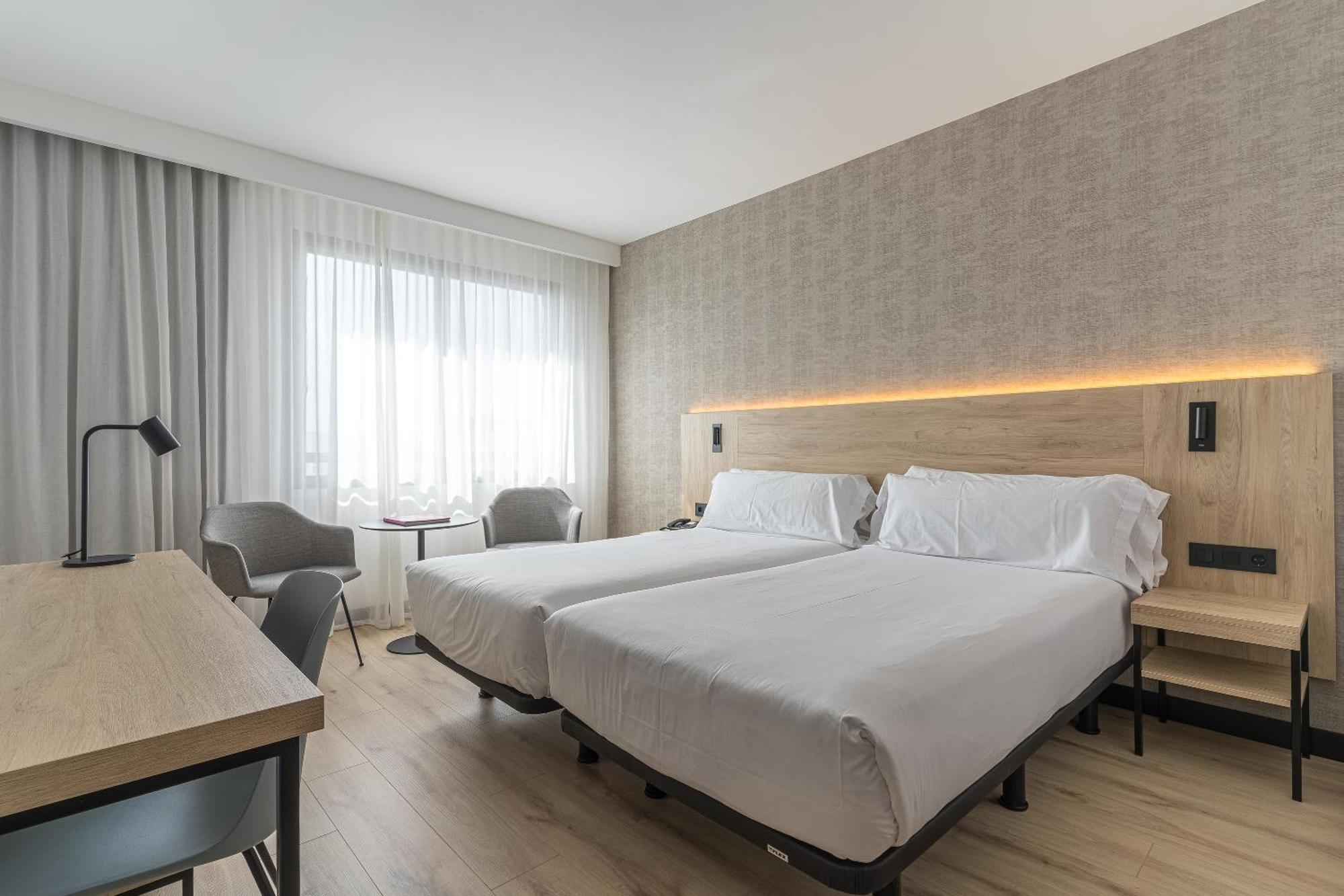 Hotel Blanca De Navarra Pamplona Exteriör bild